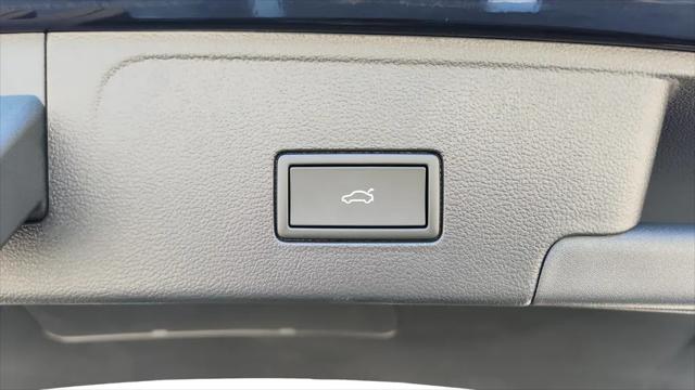 2026 Volkswagen Atlas Cross Sport SEL Premium R-Line