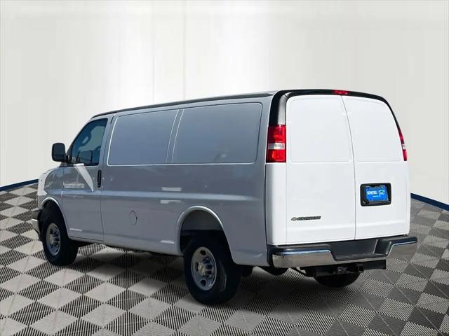 2025 Chevrolet Express Cargo Van RWD 2500 Regular Wheelbase WT