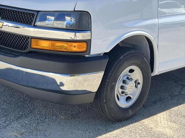 2025 Chevrolet Express Cargo Van RWD 2500 Regular Wheelbase WT