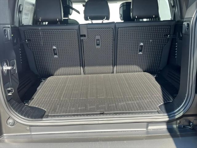 2026 Land Rover Defender P300 S