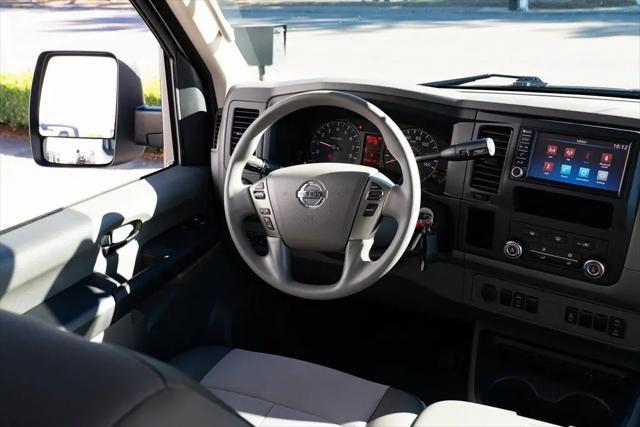 2020 Nissan 3500 SV