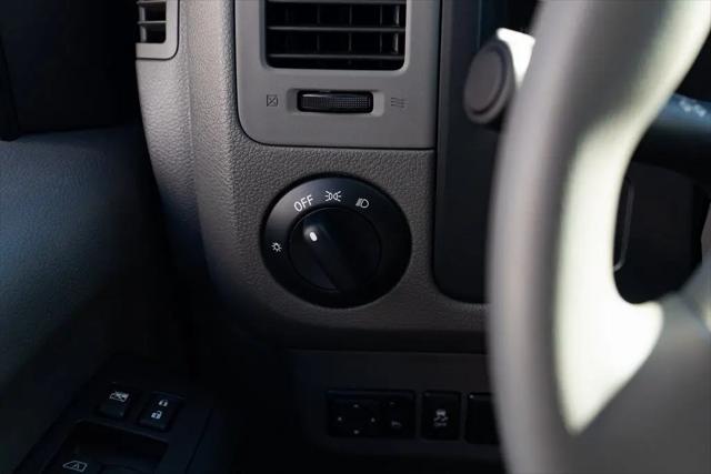 2020 Nissan 3500 SV