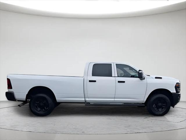2026 Ram 3500 Tradesman Crew Cab 4x4 8' Box