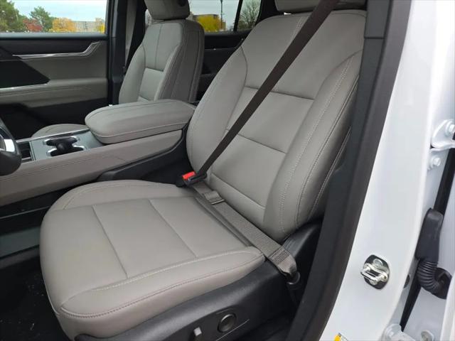 2026 GMC Acadia Elevation FWD