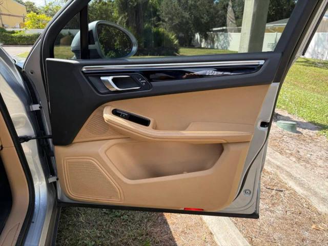 2017 Porsche Macan Base