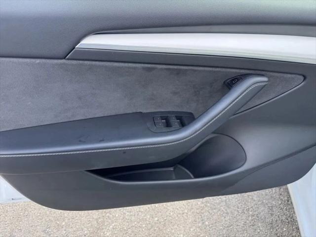 2022 Tesla Model 3 Rear-Wheel Drive