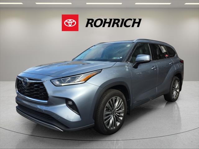 2021 Toyota Highlander Platinum's photo