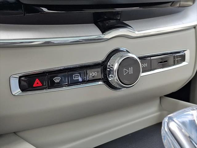2026 Volvo XC60 Plug-In Hybrid Ultra, T8 AWD Electric/Gasoline, Dark