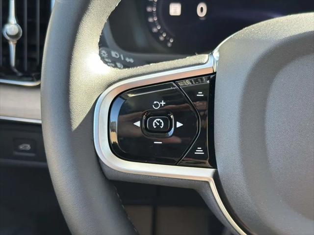 2026 Volvo XC90 Plus, B6 AWD Gas (mild hybrid), Gasoline, Bright, 7 Seats