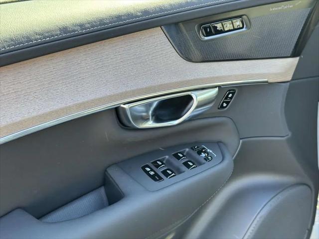 2026 Volvo XC90 Plus, B6 AWD Gas (mild hybrid), Gasoline, Bright, 7 Seats