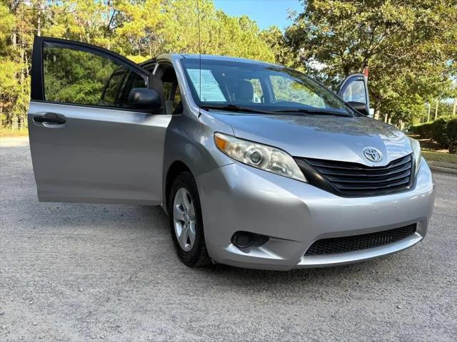 2012 Toyota Sienna Base 7 Passenger