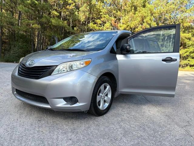 2012 Toyota Sienna Base 7 Passenger