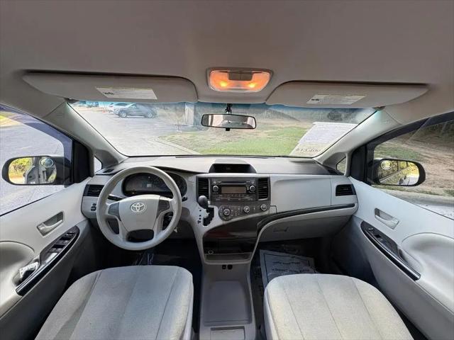 2012 Toyota Sienna Base 7 Passenger