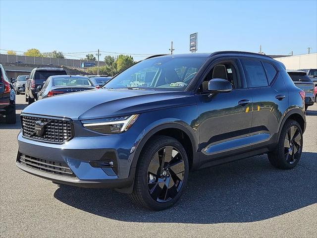 2026 Volvo XC40 Black Edition Ultra, B5 AWD Gas (mild hybrid)