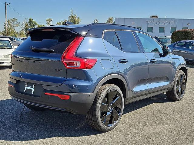2026 Volvo XC40 Black Edition Ultra, B5 AWD Gas (mild hybrid)