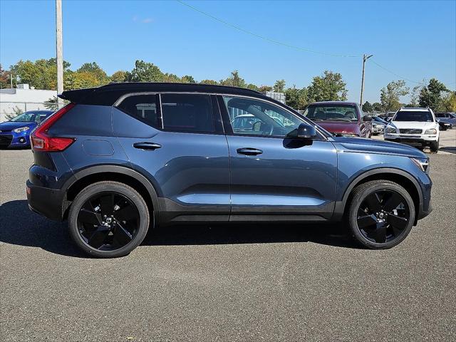 2026 Volvo XC40 Black Edition Ultra, B5 AWD Gas (mild hybrid)