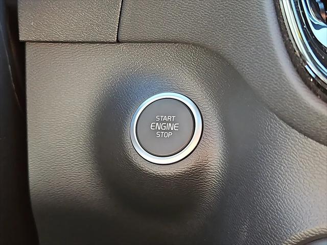 2026 Volvo XC40 Black Edition Ultra, B5 AWD Gas (mild hybrid)