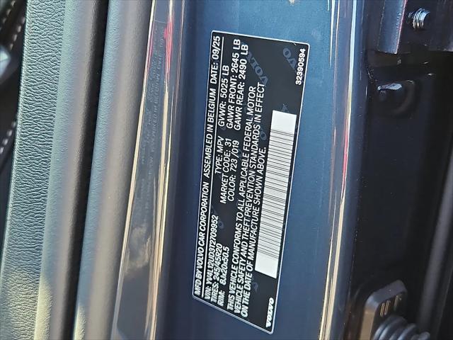 2026 Volvo XC40 Black Edition Ultra, B5 AWD Gas (mild hybrid)