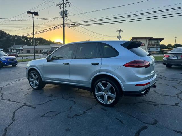 2018 Porsche Cayenne Platinum Edition