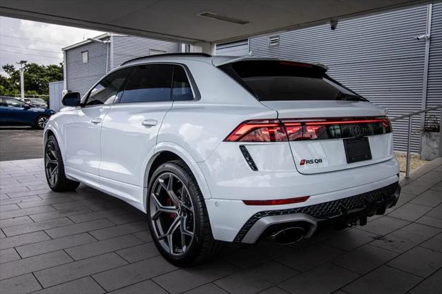 2025 Audi RS Q8 quattro Tiptronic