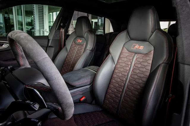 2025 Audi RS Q8 quattro Tiptronic