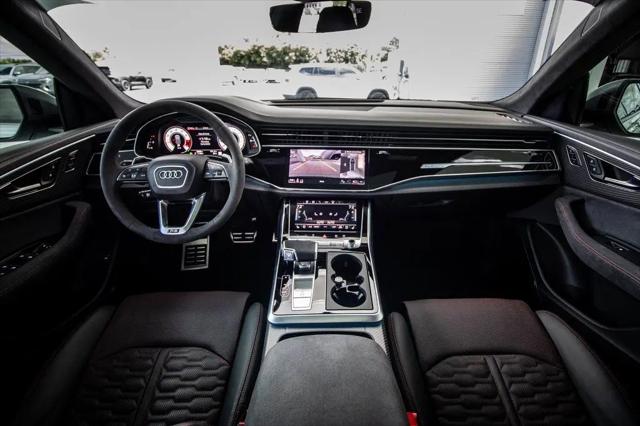 2025 Audi RS Q8 quattro Tiptronic