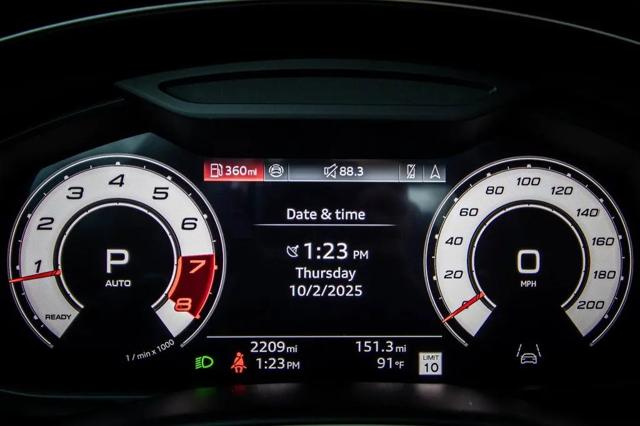 2025 Audi RS Q8 quattro Tiptronic