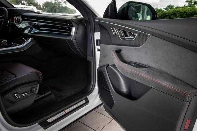 2025 Audi RS Q8 quattro Tiptronic