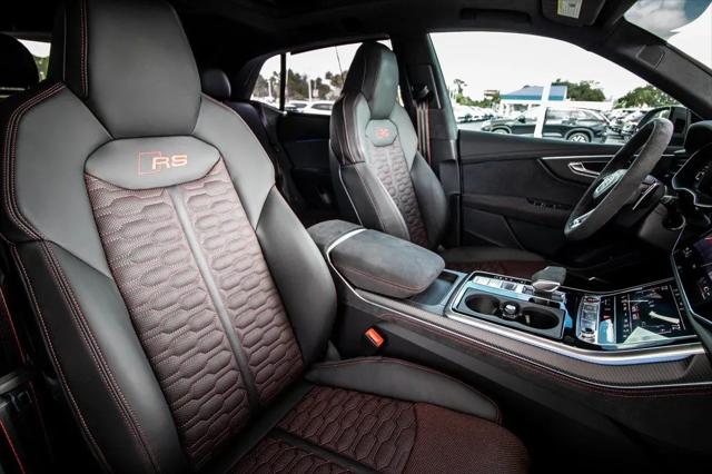 2025 Audi RS Q8 quattro Tiptronic