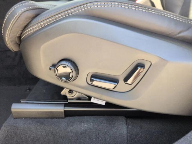 2026 Volvo XC90 Ultra Dark Theme, B6 AWD Gas (mild hybrid), Gasoline, 7 Seats