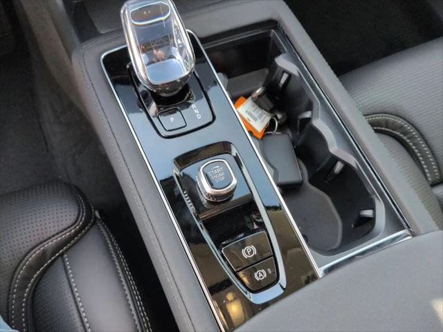 2026 Volvo XC90 Ultra Dark Theme, B6 AWD Gas (mild hybrid), Gasoline, 7 Seats
