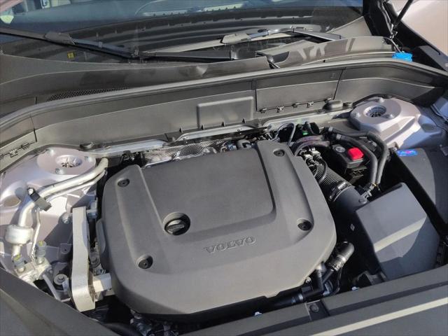 2026 Volvo XC90 Ultra Dark Theme, B6 AWD Gas (mild hybrid), Gasoline, 7 Seats