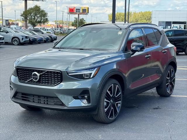 2026 Volvo XC40 Ultra, B5 AWD Gas (mild hybrid), Dark