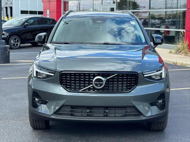 2026 Volvo XC40 Ultra, B5 AWD Gas (mild hybrid), Dark