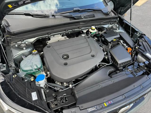 2026 Volvo XC40 Ultra, B5 AWD Gas (mild hybrid), Dark