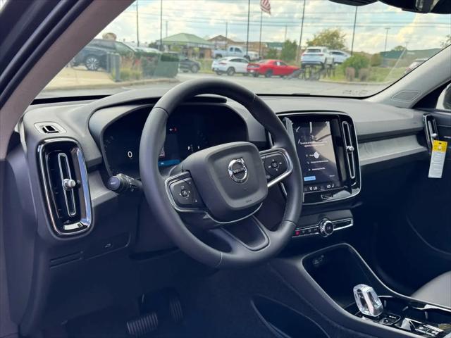 2026 Volvo XC40 Ultra, B5 AWD Gas (mild hybrid), Dark