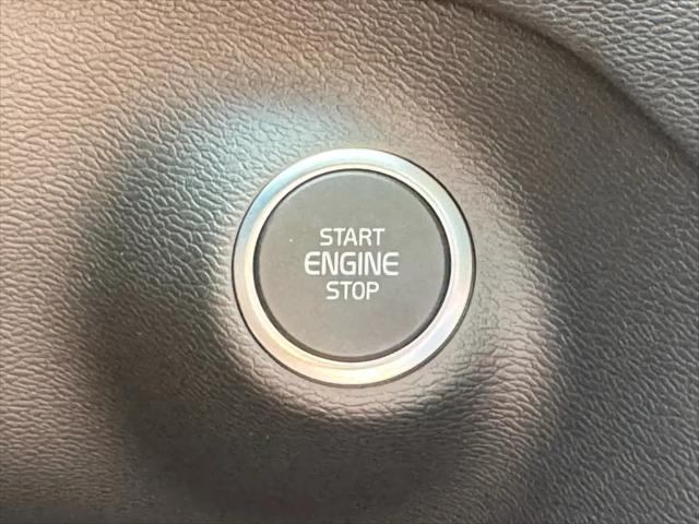 2026 Volvo XC40 Ultra, B5 AWD Gas (mild hybrid), Dark