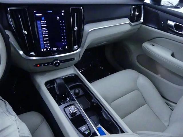 2024 Volvo S60 B5 Plus Dark Theme
