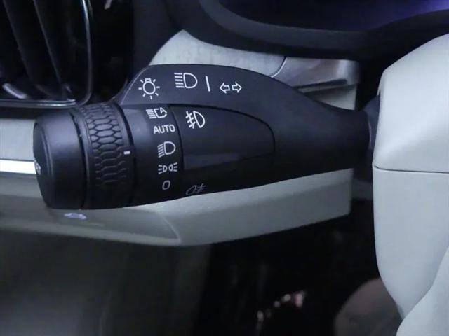 2024 Volvo S60 B5 Plus Dark Theme
