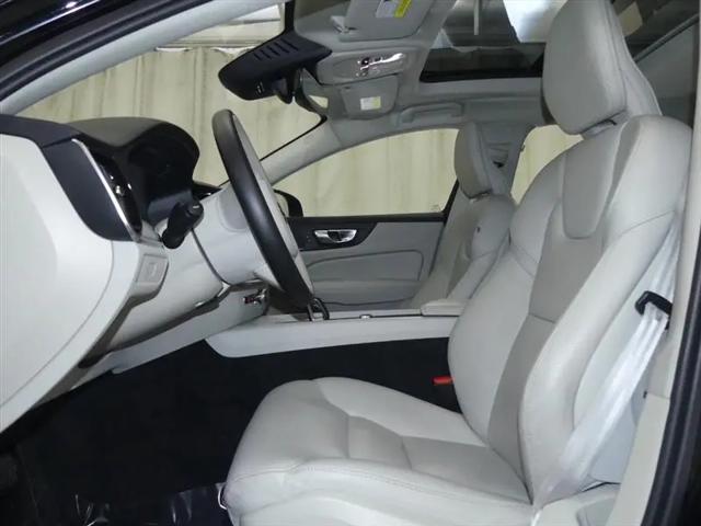 2024 Volvo S60 B5 Plus Dark Theme