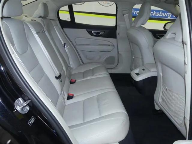 2024 Volvo S60 B5 Plus Dark Theme