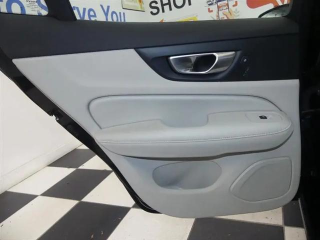 2024 Volvo S60 B5 Plus Dark Theme