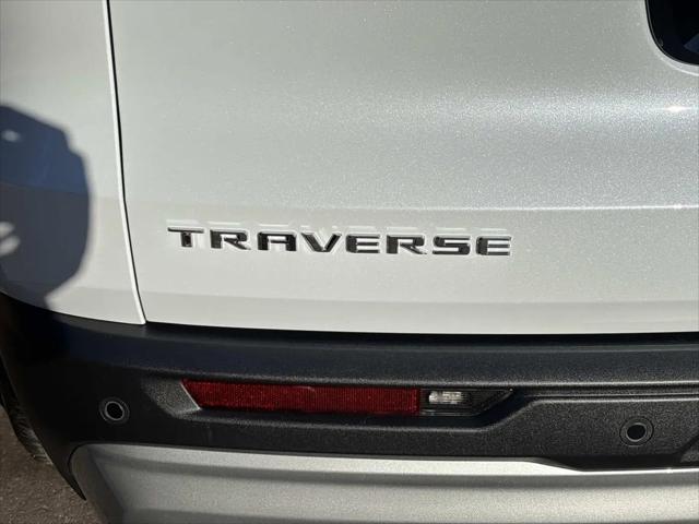 2026 Chevrolet Traverse FWD LT