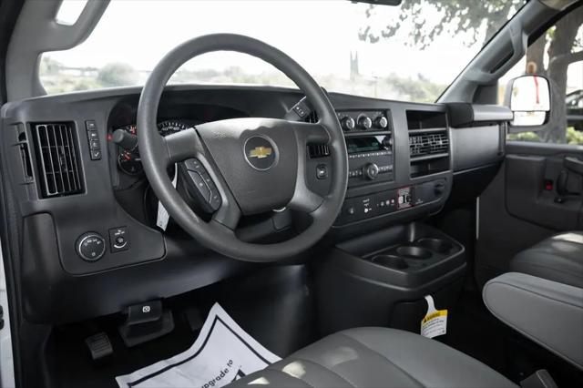 2025 Chevrolet Express Cargo Van RWD 2500 Extended Wheelbase WT
