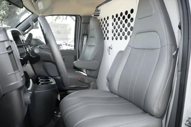2025 Chevrolet Express Cargo Van RWD 2500 Extended Wheelbase WT