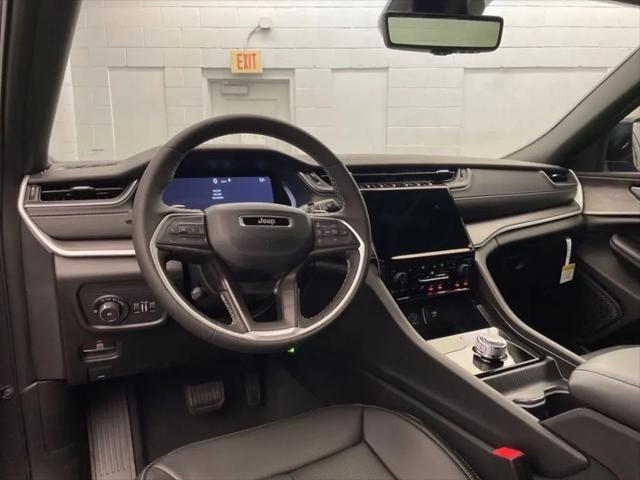 2025 Jeep Grand Cherokee Limited 4x2