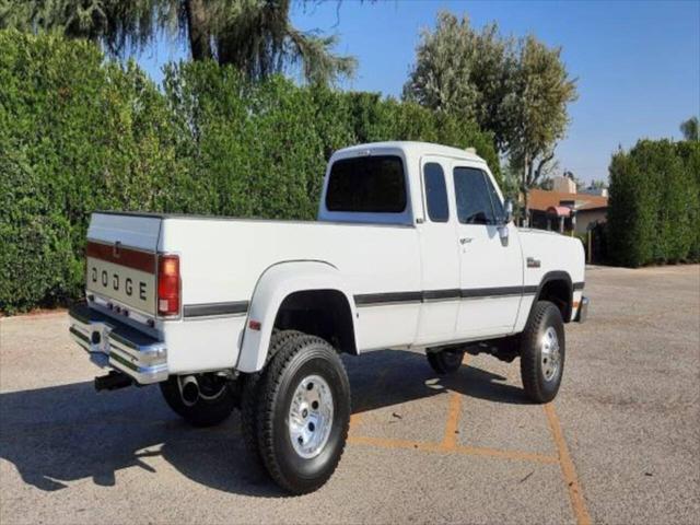 1993 Dodge W350 Base 2dr Turbodiesel 4WD Extended Cab LB