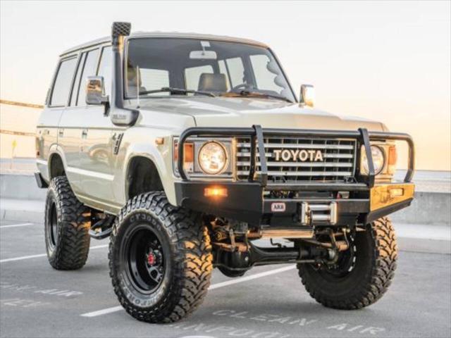 1983 Toyota Pickup & Landcruiser Base 4dr 4WD SUV