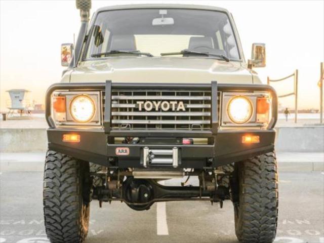 1983 Toyota Pickup & Landcruiser Base 4dr 4WD SUV