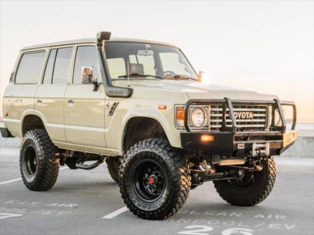 1983 Toyota Pickup & Landcruiser Base 4dr 4WD SUV